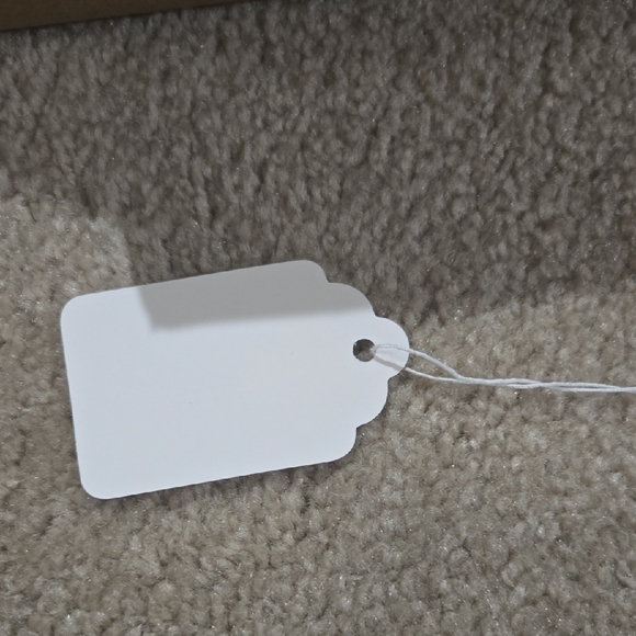 Box of Paper Tags - Picture 3 of 7